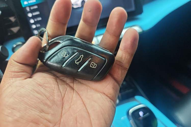 Used MG 5 2021 Revised 300TGI DCT Qingshè Luxurious Enjoyment Edition Vehicle Key