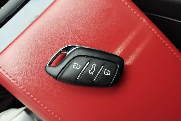 Used MG 5 2021 Revised 300TGI DCT Qingshè Luxurious Enjoyment Edition Vehicle Key