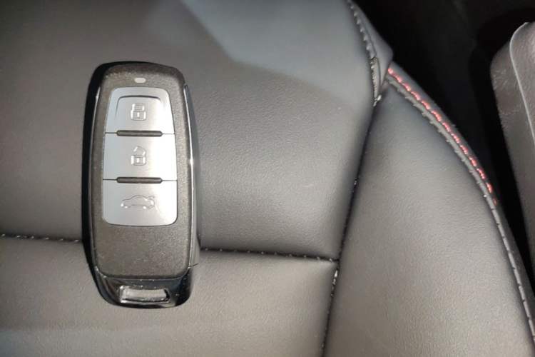 Used MG 5 2021 Revised Version 180 DVVT CVT Youth Luxury Edition Vehicle Key