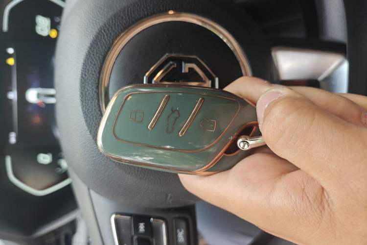 Used MG 5 2021 180 DVVT CVT Youth Luxury Edition Vehicle Key