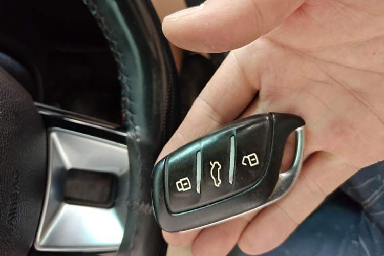 Used MG 5 2021 Revised 300TGI DCT Qingshè Luxurious Enjoyment Edition Vehicle Key