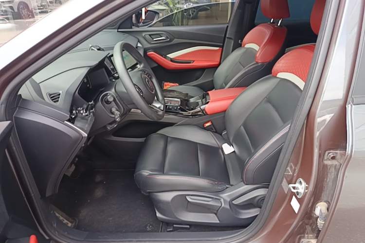 Used MG 5 2021 180 DVVT CVT Youth Luxury Edition Left Front Seat