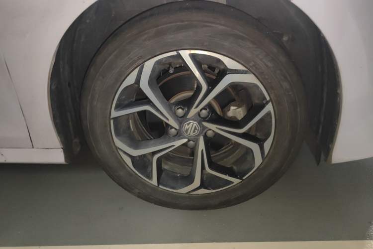 Used MG 5 2021 180 DVVT CVT Youth Luxury Edition Right Front Wheel Hub