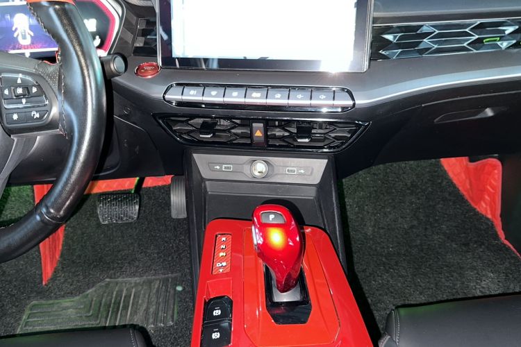 Used MG 5 2021 Revised 300TGI DCT Qingshè Luxurious Enjoyment Edition Audio And AC Panel