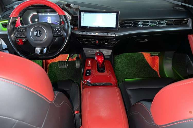 Used MG 5 2021 Revised 300TGI DCT Qingshè Luxurious Enjoyment Edition Center Console