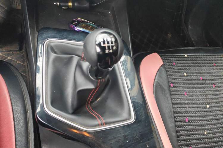 Used MG 5 2021 180 DVVT Manual Youth Luxury Edition Gear Lever