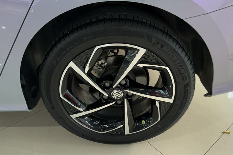 Used MG 5 2021 Revised 300TGI DCT Qingshè Luxurious Enjoyment Edition Right Rear Wheel Hub