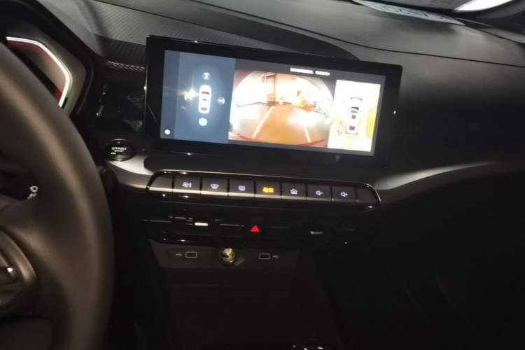 Used MG 5 2021 180 DVVT CVT Youth Luxury Edition Audio And AC Panel
