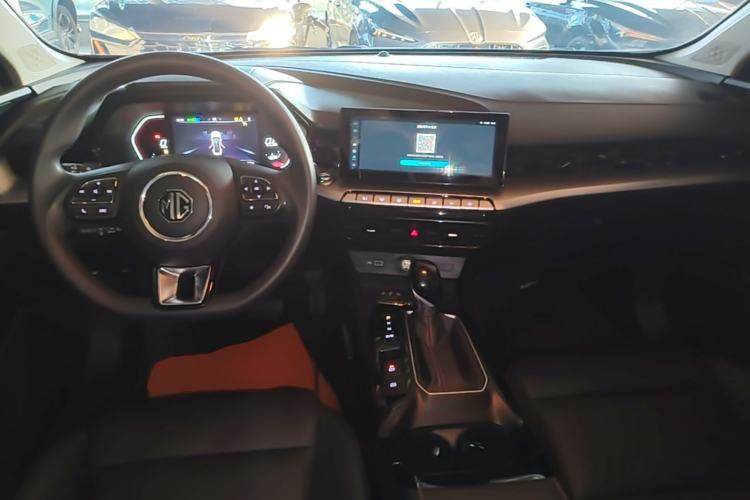 Used MG 5 2021 Revised Version 180 DVVT CVT Youth Luxury Edition Center Console
