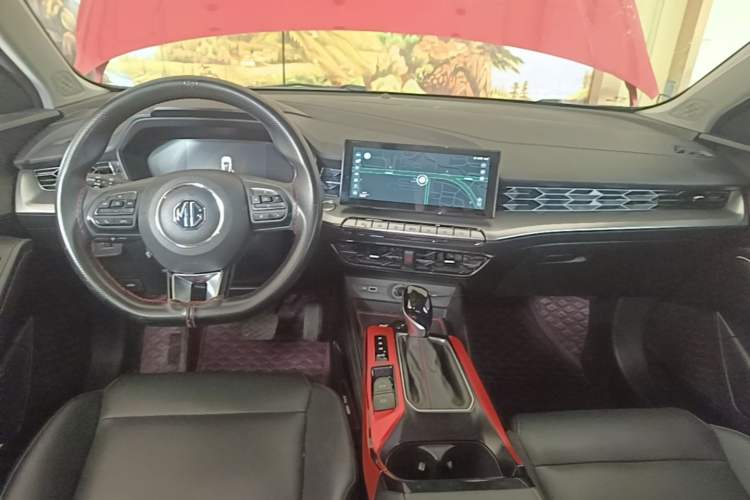 Used MG 5 2021 180 DVVT CVT Youth Luxury Edition Center Console