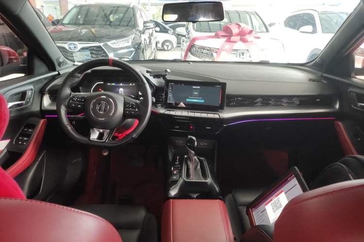 Used MG 5 2021 180 DVVT CVT Youth Luxury Edition Center Console