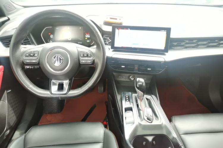 Used MG 5 2021 180 DVVT CVT Youth Luxury Edition Center Console