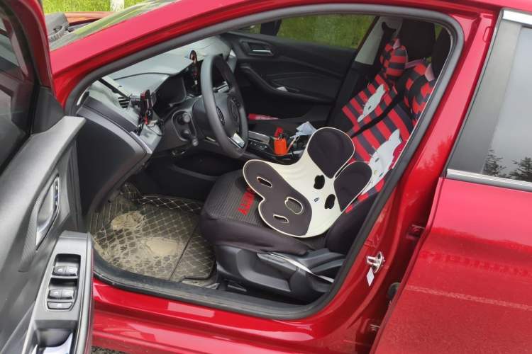 Used MG 5 2021 Revised Version 180 DVVT CVT Youth Luxury Edition Driver Seat