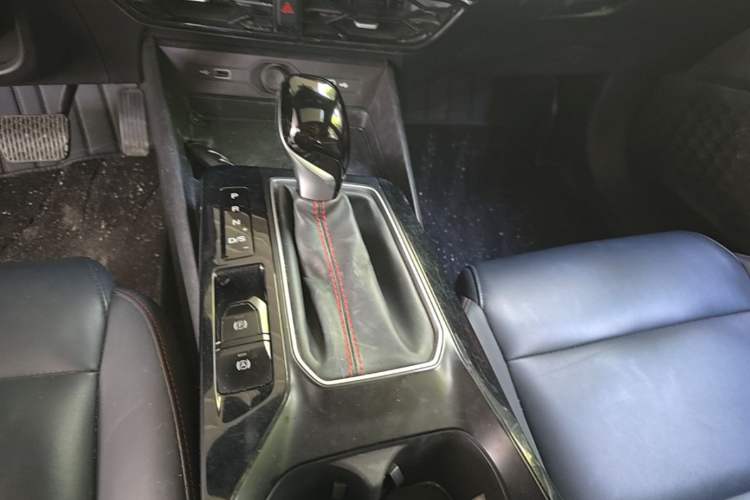 Used MG 5 2021 180 DVVT CVT Youth Luxury Edition Gear Lever
