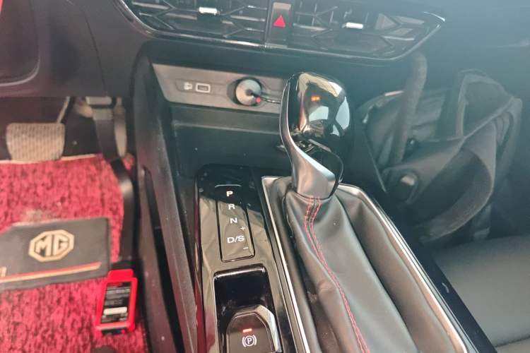 Used MG 5 2021 180 DVVT CVT Youthful Style Edition Gear Lever