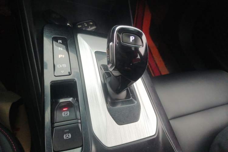 Used MG 5 2021 300TGI DCT Luxury Flagship Edition Gear Lever