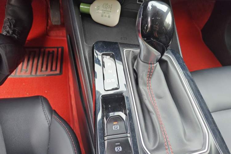 Used MG 5 2021 Revised Version 180 DVVT CVT Youth Luxury Edition Gear Lever