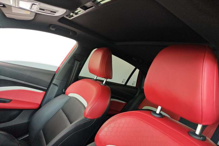 Used MG 5 2021 Revised 300TGI DCT Elegant Luxury Flagship Edition Headliner