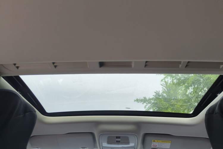 Used MG 5 2021 Revised Version 180 DVVT CVT Youth Luxury Edition Headliner