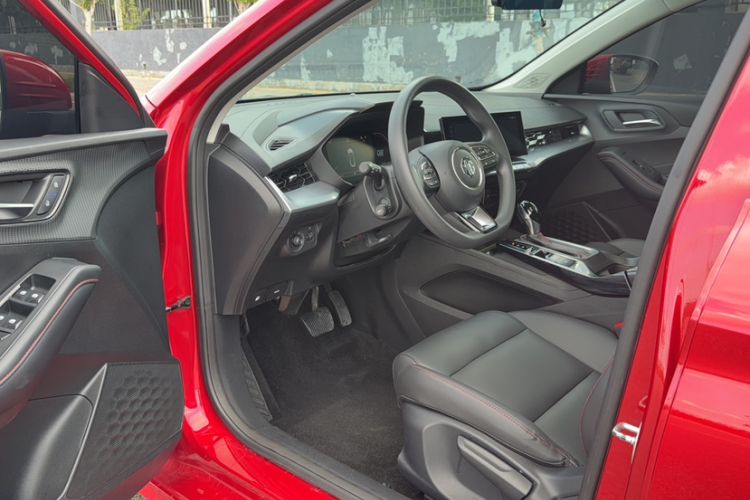 Used MG 5 2021 Revised Version 180 DVVT CVT Youth Luxury Edition Interior 1