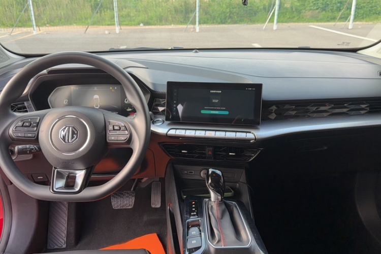Used MG 5 2021 Revised Version 180 DVVT CVT Youth Luxury Edition Interior 3