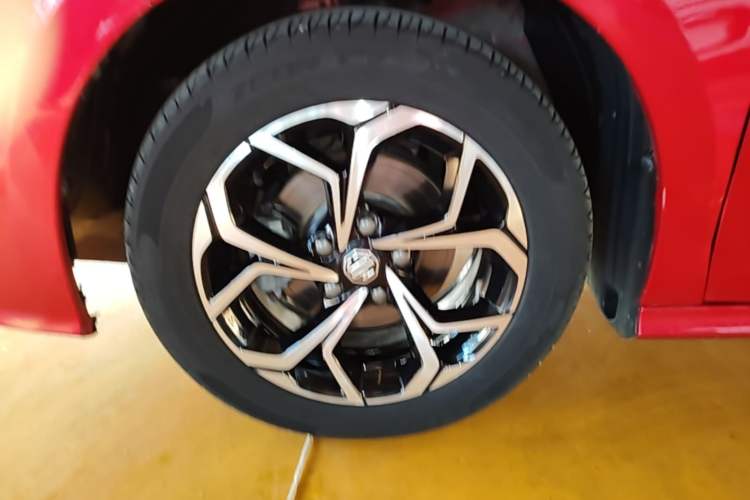 Used MG 5 2021 Revised Version 180 DVVT CVT Youth Luxury Edition Left Front Wheel Hub