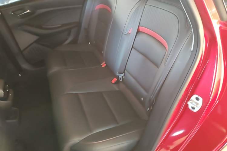 Used MG 5 2021 Revised Version 180 DVVT CVT Youth Luxury Edition Left Rear Seat