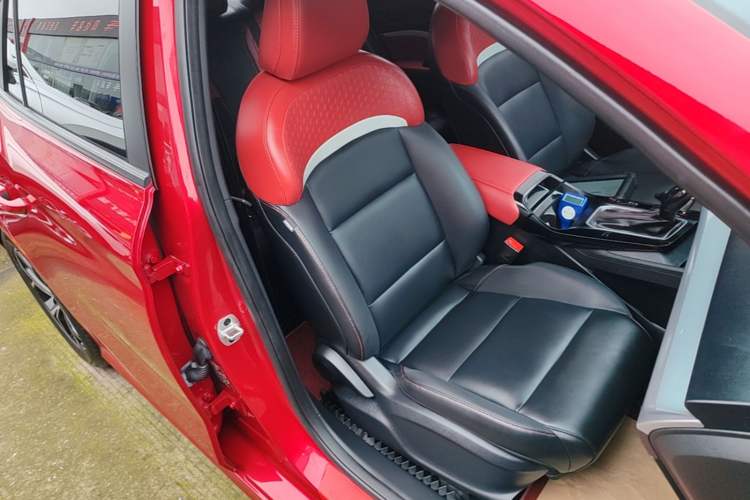 Used MG 5 2021 180 DVVT CVT Youth Luxury Edition Right Front Seat