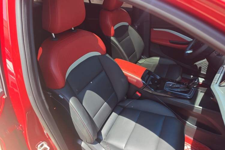 Used MG 5 2021 180 DVVT CVT Youth Luxury Edition Right Front Seat
