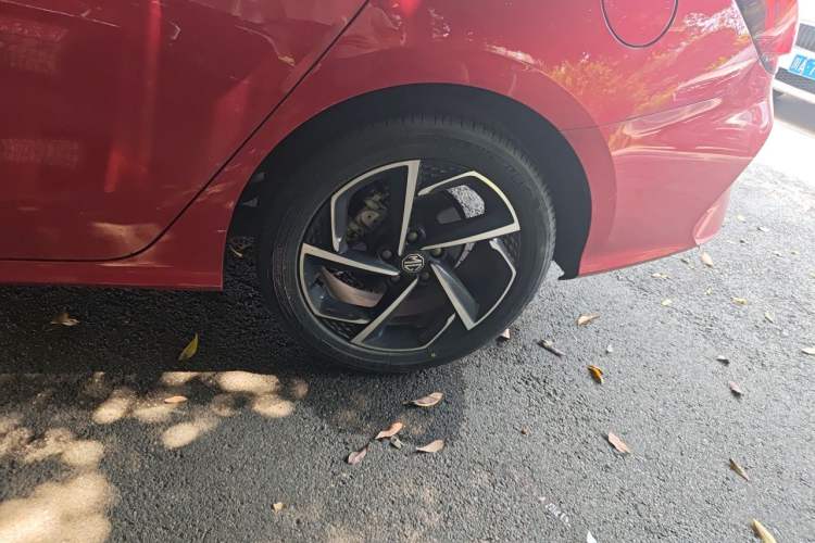 Used MG 5 2021 300TGI DCT Elegant Luxury Edition Right Front Wheel Hub