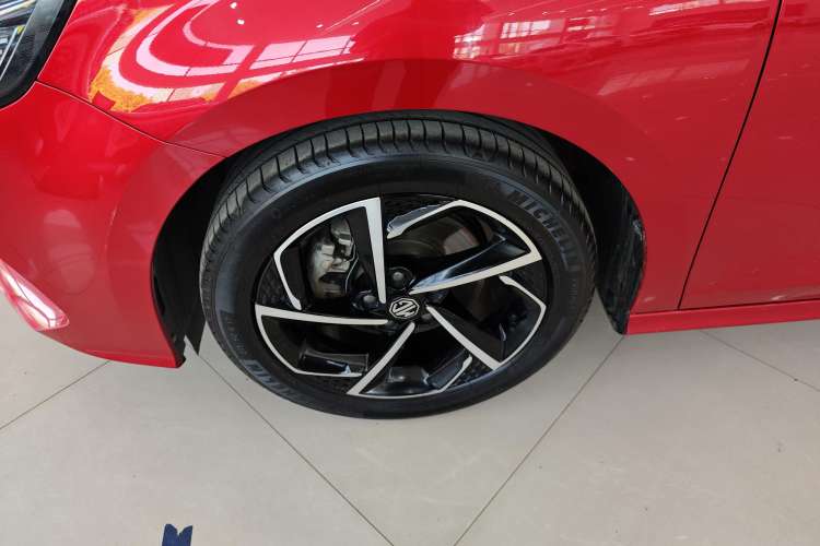 Used MG 5 2021 Revised 300TGI DCT Elegant Luxury Flagship Edition Right Front Wheel Hub