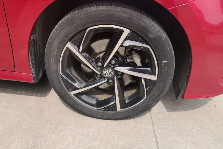Used MG 5 2021 300TGI DCT Elegant & Trendy Edition Right Front Wheel Hub