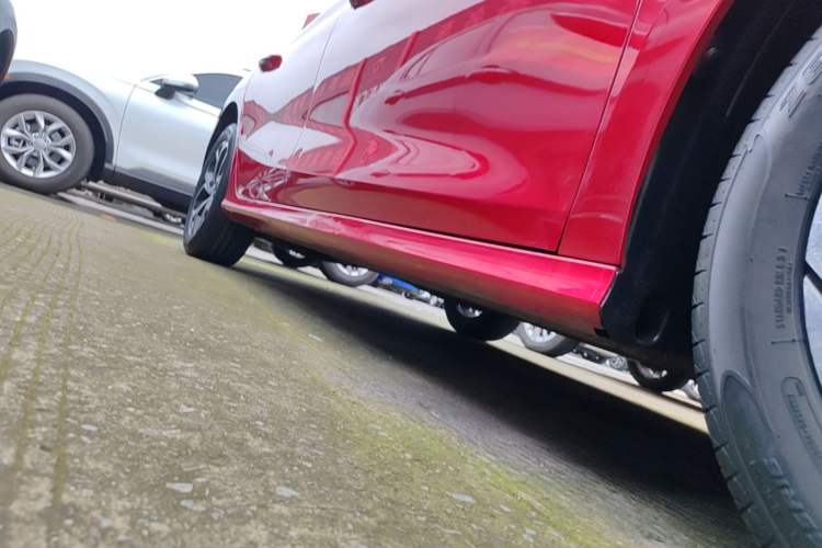 Used MG 5 2021 180 DVVT CVT Youth Luxury Edition Right Side Sill