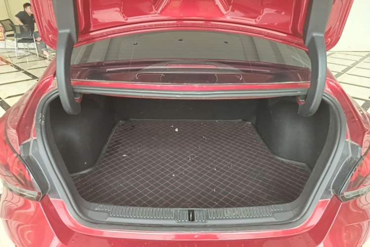 Used MG 5 2021 180 DVVT CVT Youth Luxury Edition Trunk
