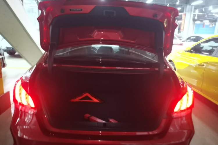 Used MG 5 2021 180 DVVT CVT Youth Luxury Edition Trunk