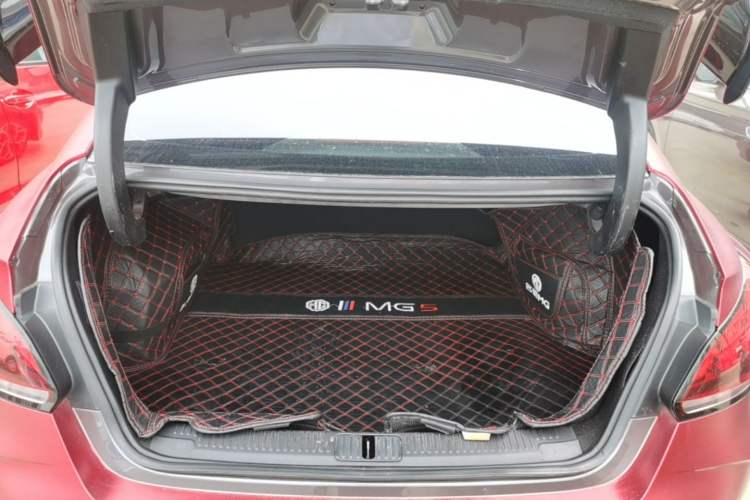 Used MG 5 2021 180 DVVT CVT Youth Luxury Edition Trunk