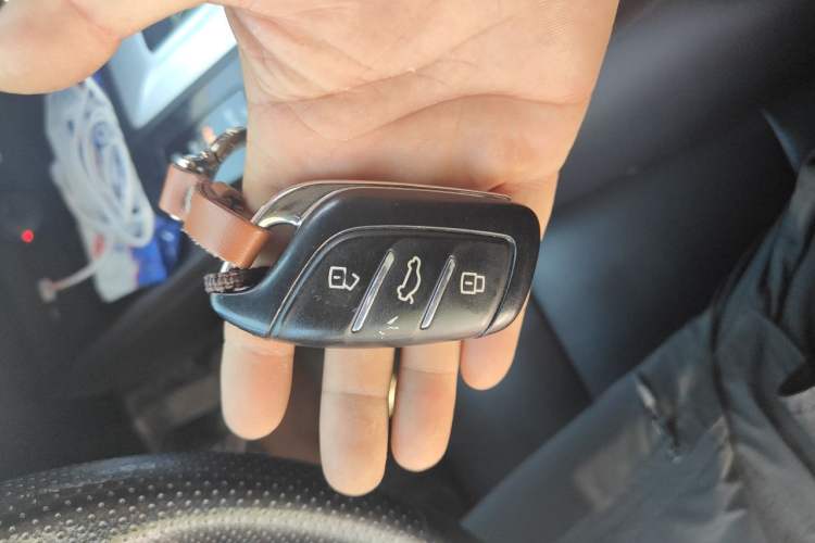 Used MG 5 2021 Revised 300TGI DCT Qingshè Luxurious Enjoyment Edition Vehicle Key