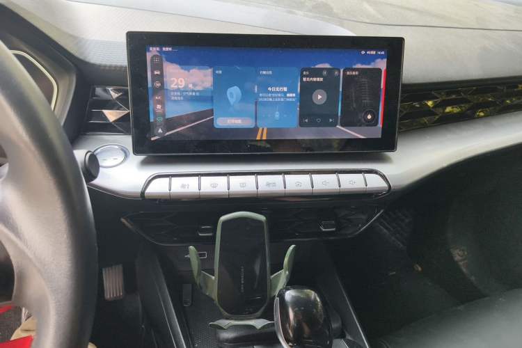 Used MG 5 2021 Revised Version 180 DVVT CVT Youth Luxury Edition Audio And AC Panel