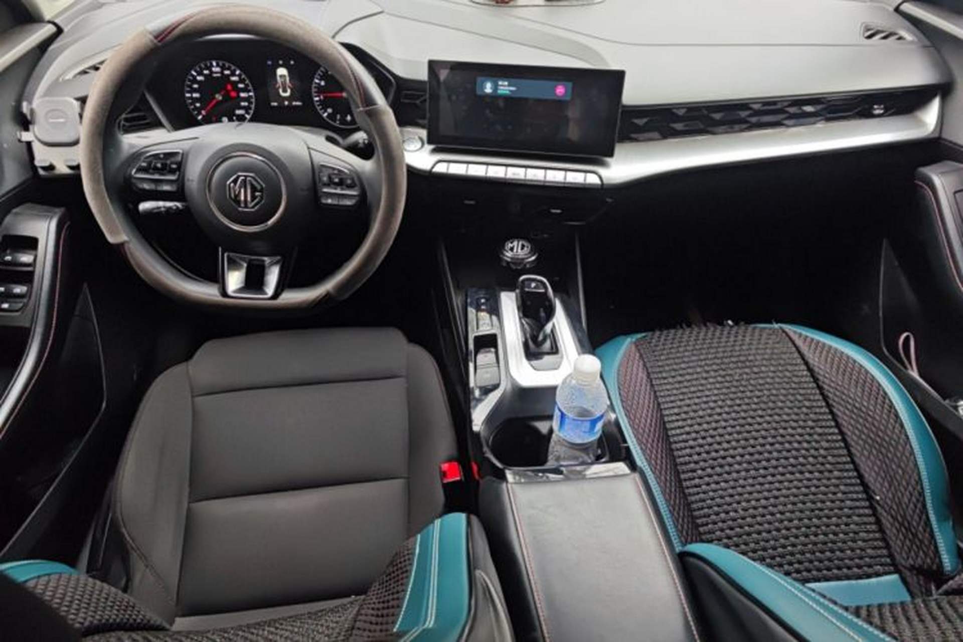 Used MG 5 2021 300TGI DCT Elegant & Trendy Edition Center Console