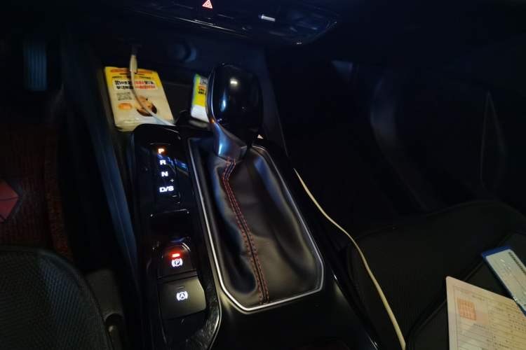 Used MG 5 2021 Revised Version 180 DVVT CVT Youth Luxury Edition Gear Lever