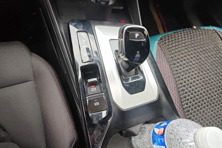 Used MG 5 2021 300TGI DCT Elegant & Trendy Edition Gear Lever