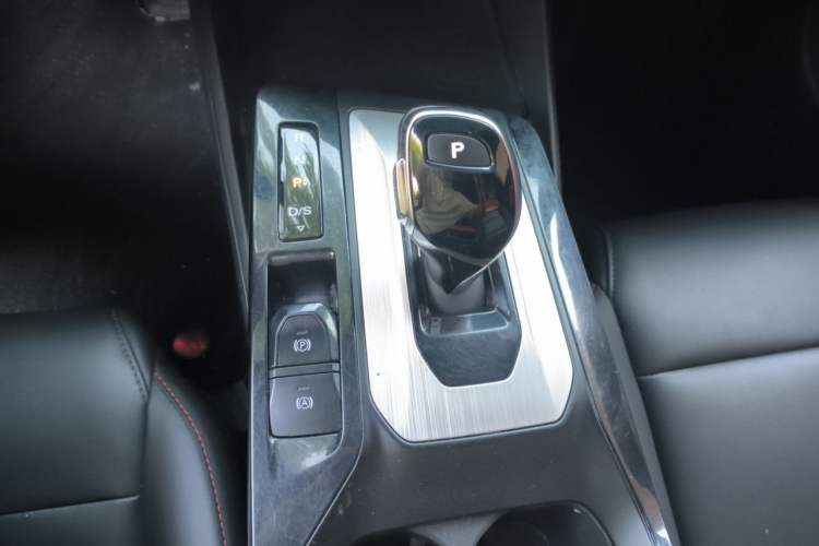Used MG 5 2021 300TGI DCT Luxury Flagship Edition Gear Lever