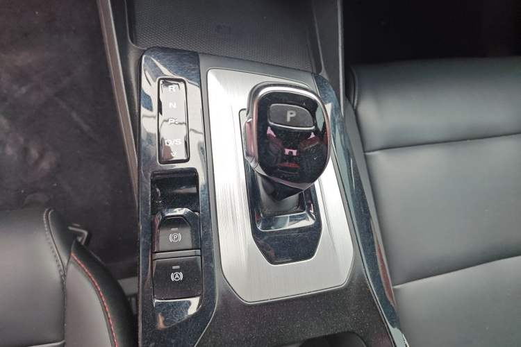 Used MG 5 2021 300TGI DCT Elegant Luxury Edition Gear Lever