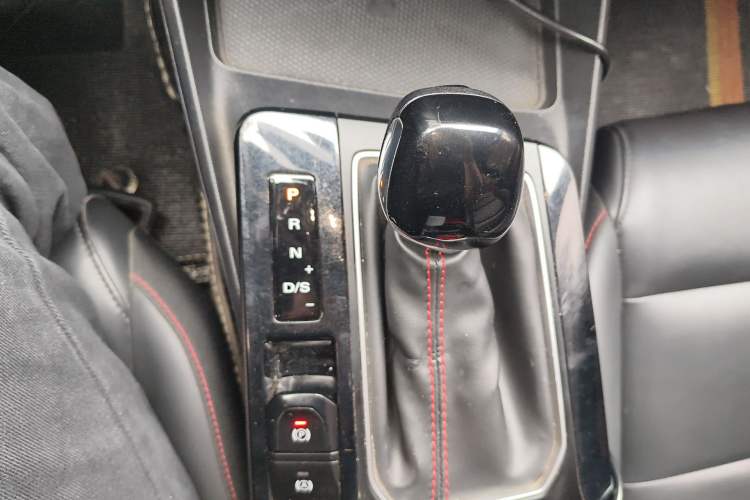 Used MG 5 2021 Revised Version 180 DVVT CVT Youth Luxury Edition Gear Lever