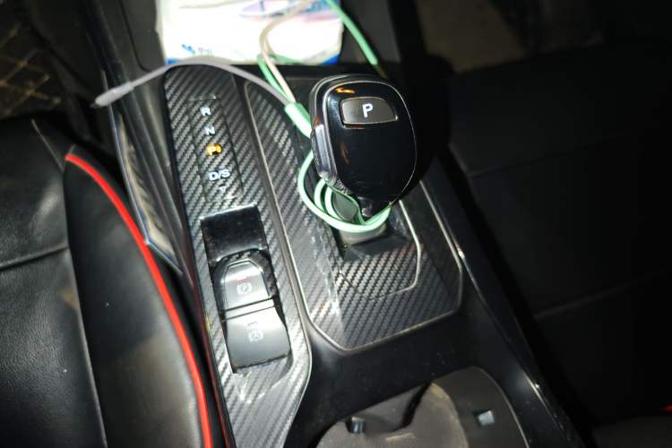 Used MG 5 2021 300TGI DCT Elegant Luxury Edition Gear Lever