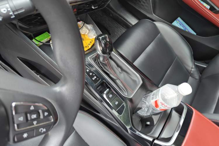 Used MG 5 2021 180 DVVT CVT Youth Luxury Edition Gear Lever