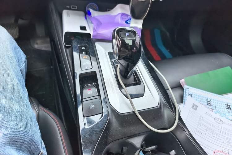 Used MG 5 2021 Revised 300TGI DCT Qingshè Luxurious Enjoyment Edition Gear Lever