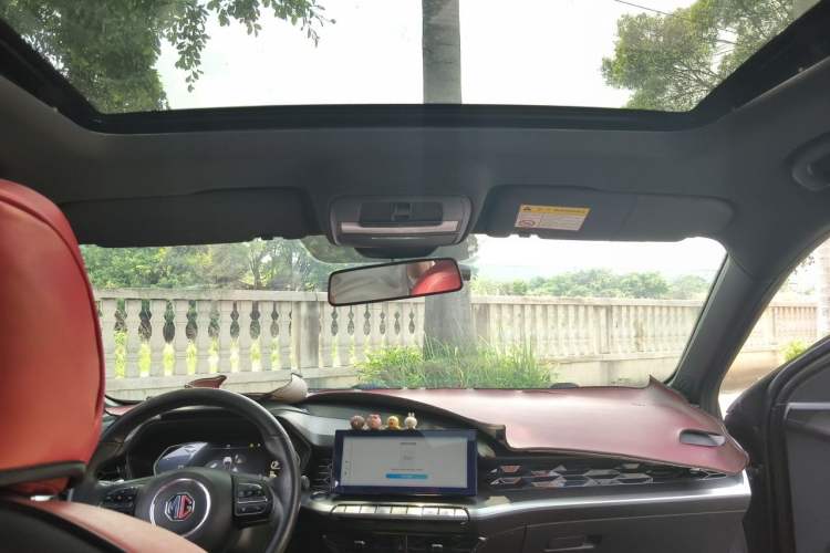 Used MG 5 2021 300TGI DCT Elegant Luxury Edition Headliner