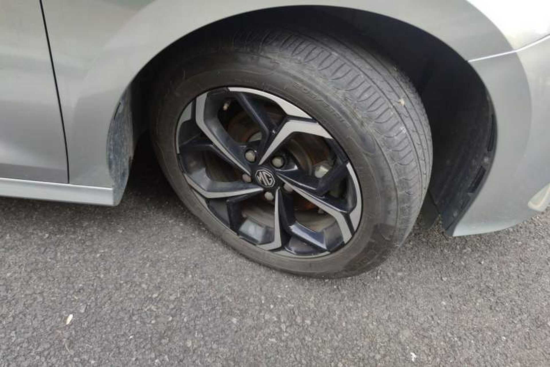 Used MG 5 2021 180 DVVT CVT Youth Luxury Edition Right Front Wheel Hub