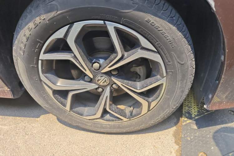 Used MG 5 2021 180 DVVT CVT Youth Luxury Edition Right Front Wheel Hub